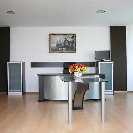 Family סיליסטרה